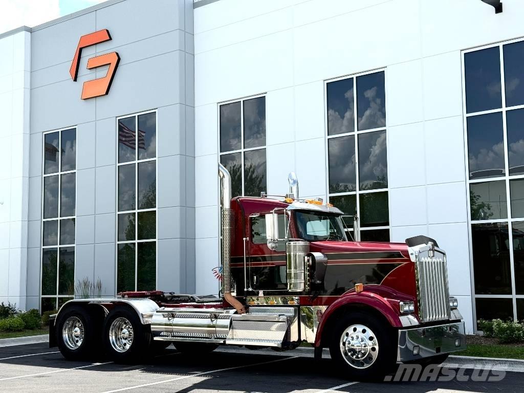 Kenworth W900 Trekkers