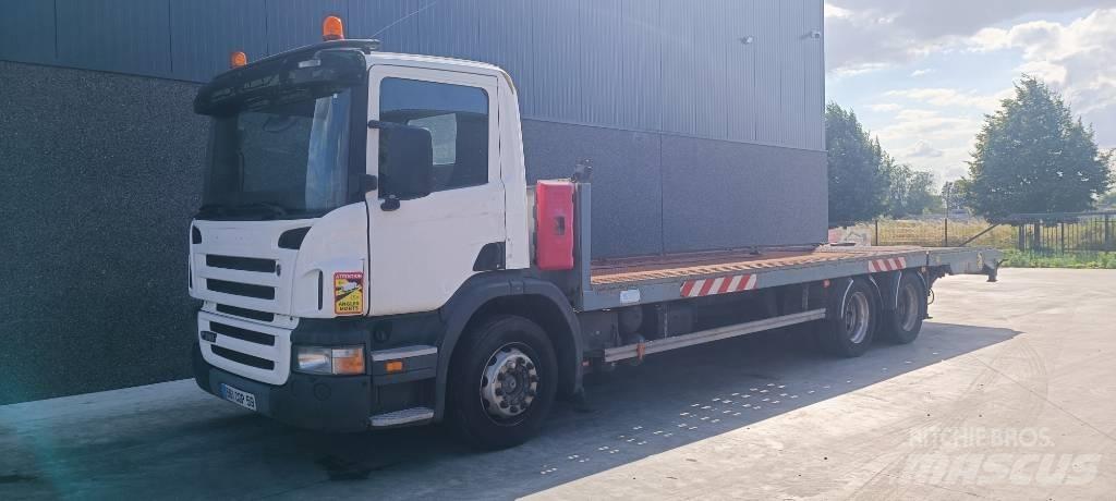 Scania P 310 Vlakke laadvloer met kraan