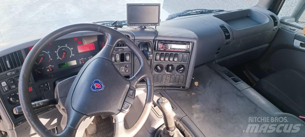 Scania P 310 Vlakke laadvloer met kraan