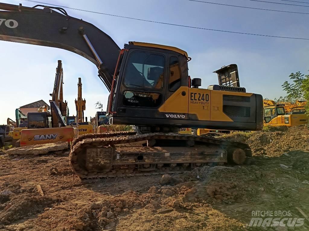 Volvo EC 240 Rupsgraafmachines
