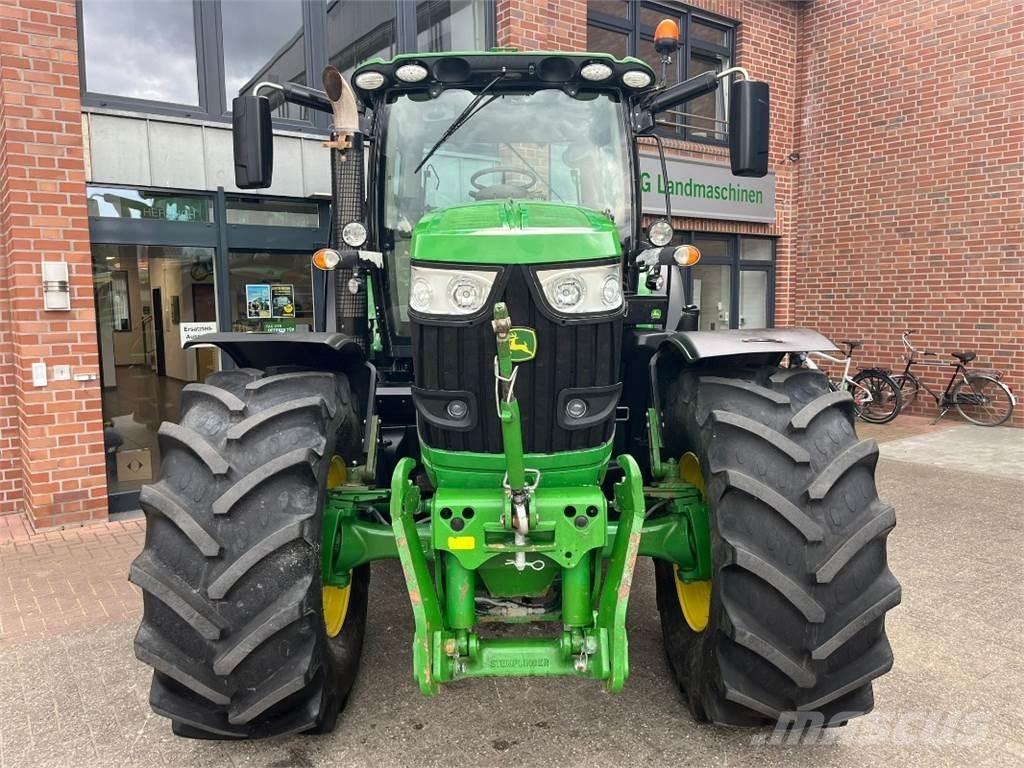 John Deere 6210R Tractoren