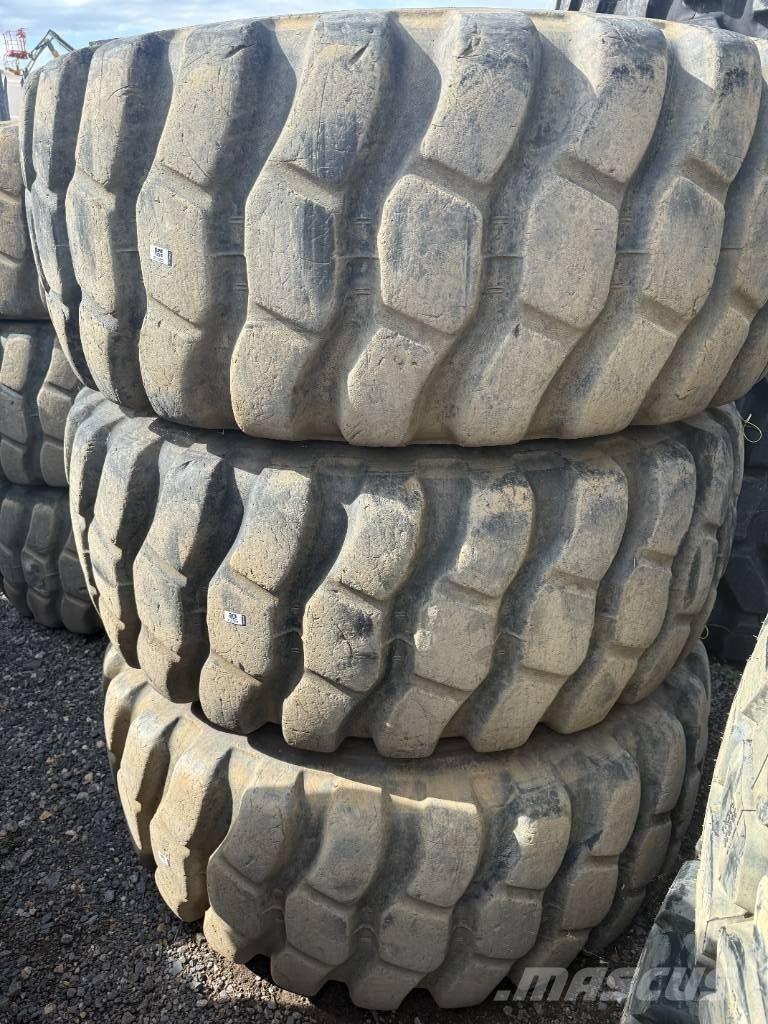 Bridgestone 23.5R25 Banden, wielen en velgen