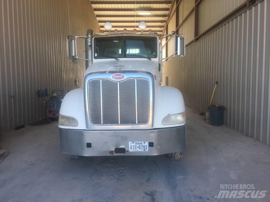 Peterbilt 386 Trekkers