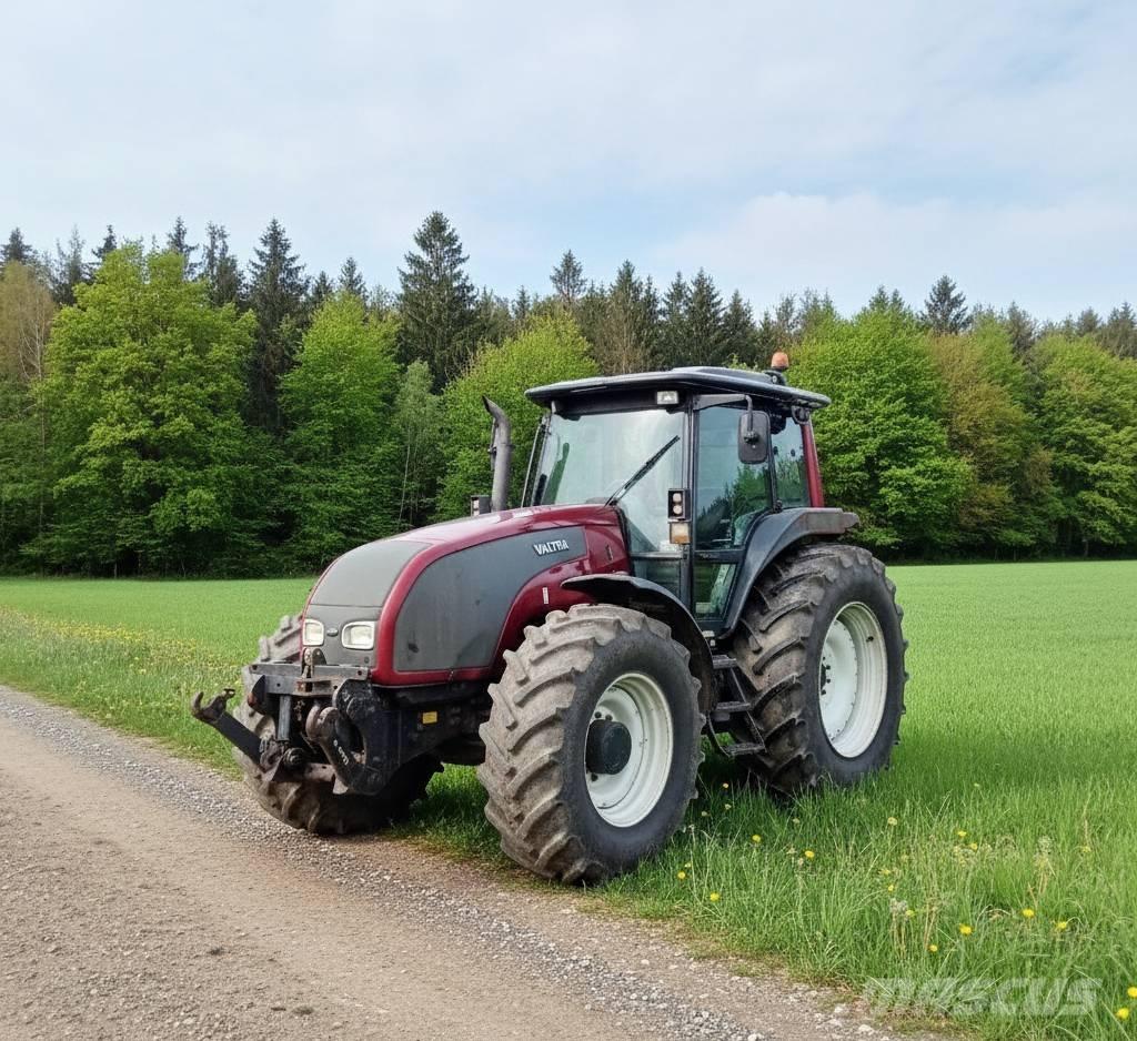 Valtra T 170 Tractoren