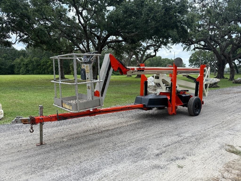 JLG T 500 J Aanhanger hoogwerkers