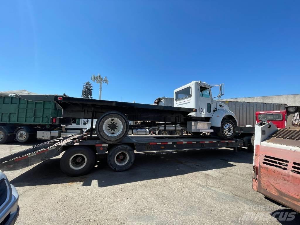 Peterbilt 337 Trekkers