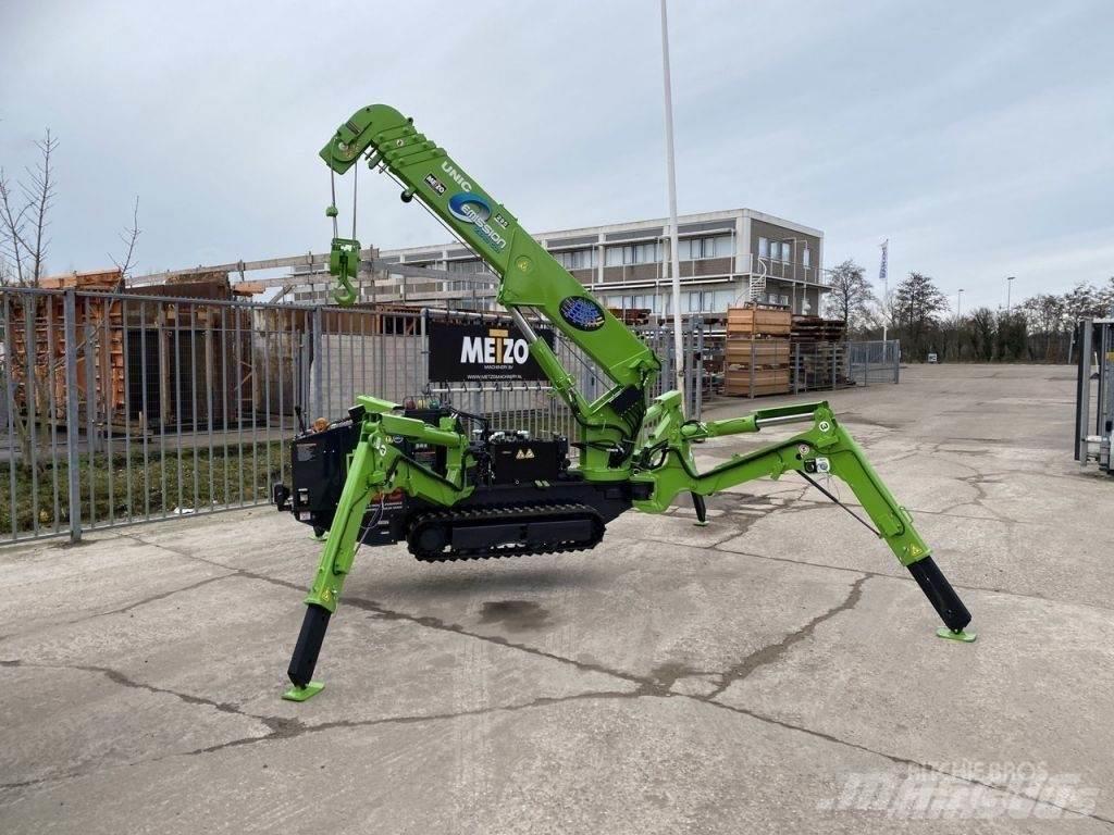 Unic URW 295 Kranen voor alle terreinen