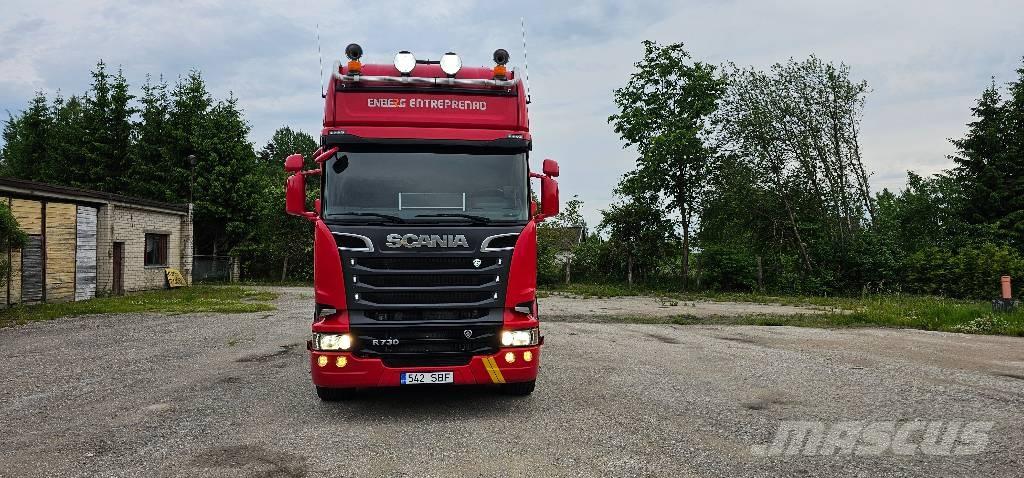 Scania R 730 Vrachtwagen met containersysteem