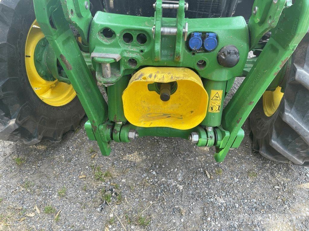 John Deere 6120 M Tractoren