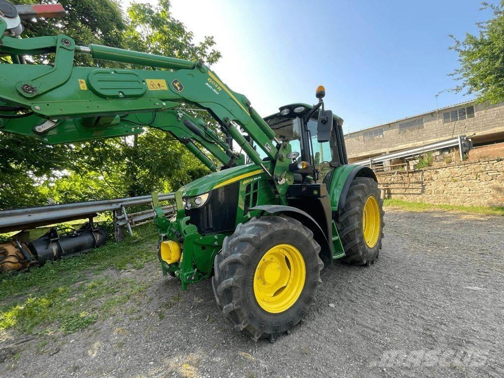 John Deere 6120 M Tractoren