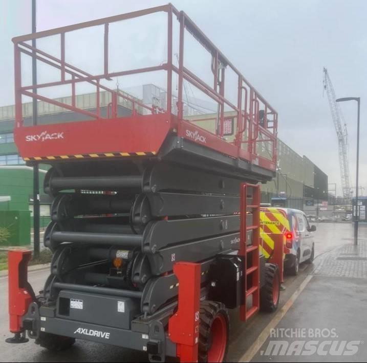 SkyJack SJ9664RT Schaarhoogwerkers