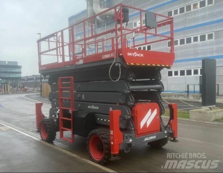 SkyJack SJ9664RT Schaarhoogwerkers