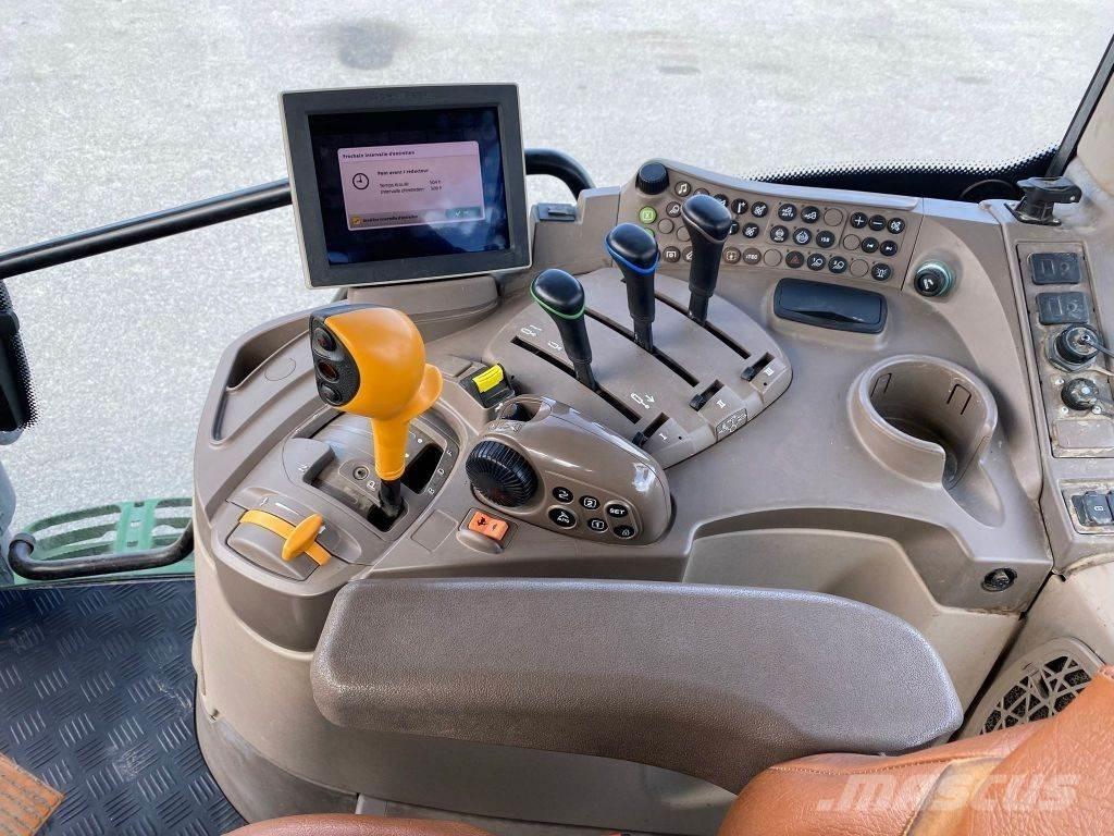 John Deere 6120R Tractoren
