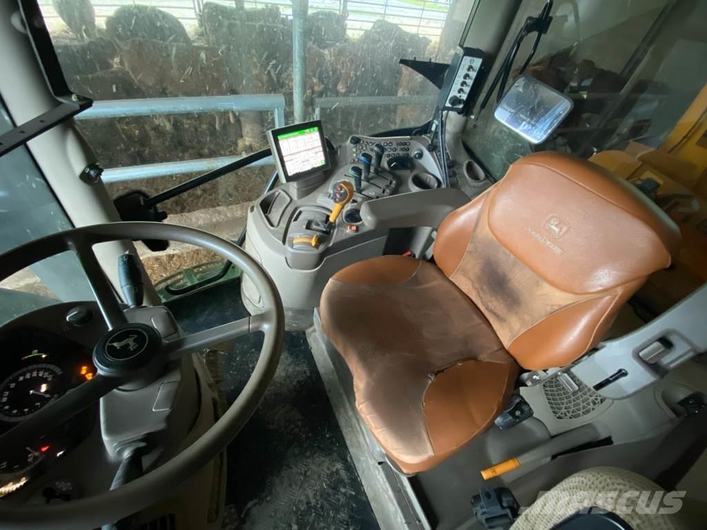 John Deere 6120R Tractoren