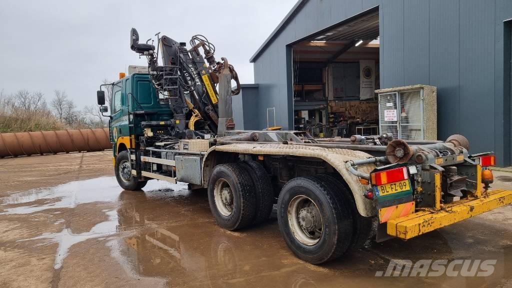 Ginaf M 3232-S Vrachtwagen met containersysteem