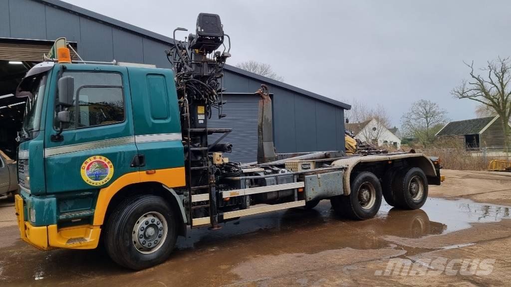 Ginaf M 3232-S Vrachtwagen met containersysteem
