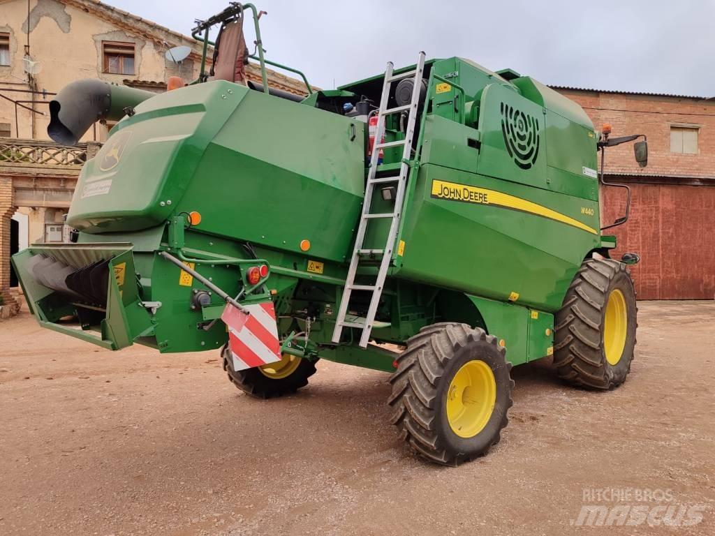 John Deere W 440 Maaidorsmachines