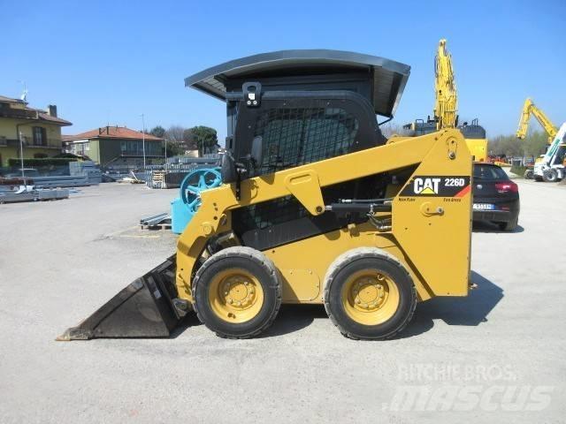 CAT 226 D Schrankladers