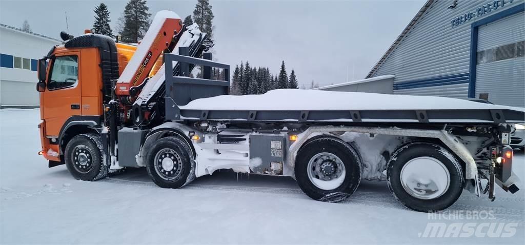 Volvo FM370 Vlakke laadvloer met kraan