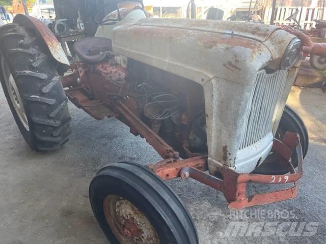 Ford 800 Tractoren