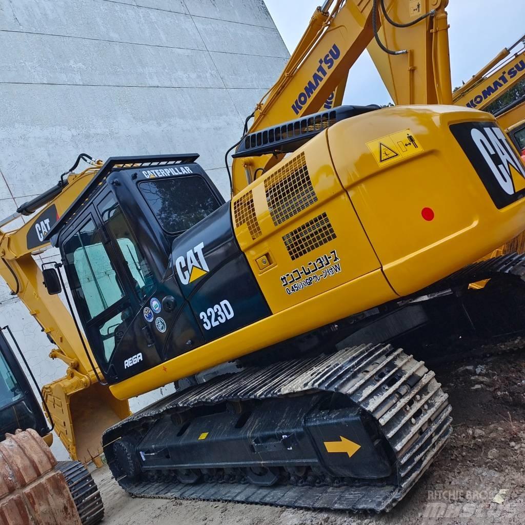 CAT 323 D Rupsgraafmachines