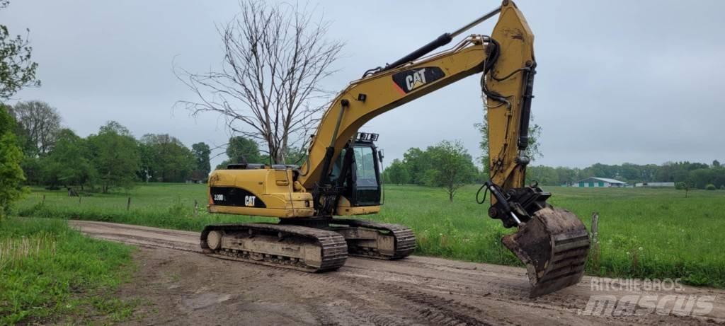 CAT 320 Rupsgraafmachines