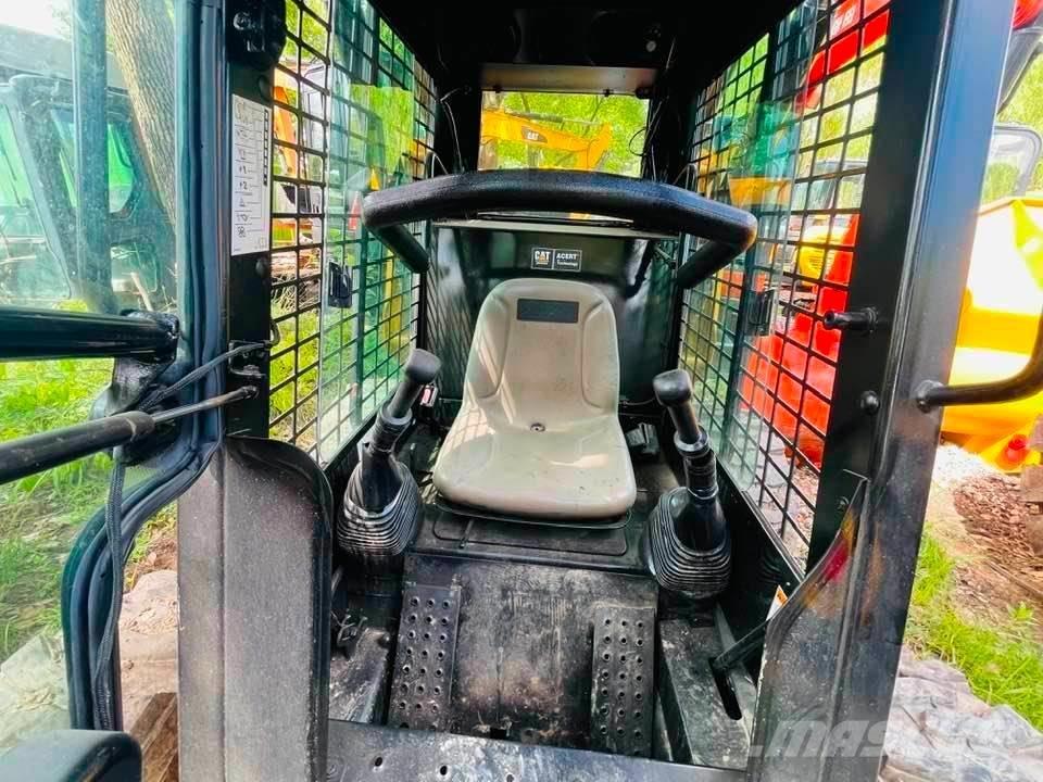 CAT 246B Miniladers