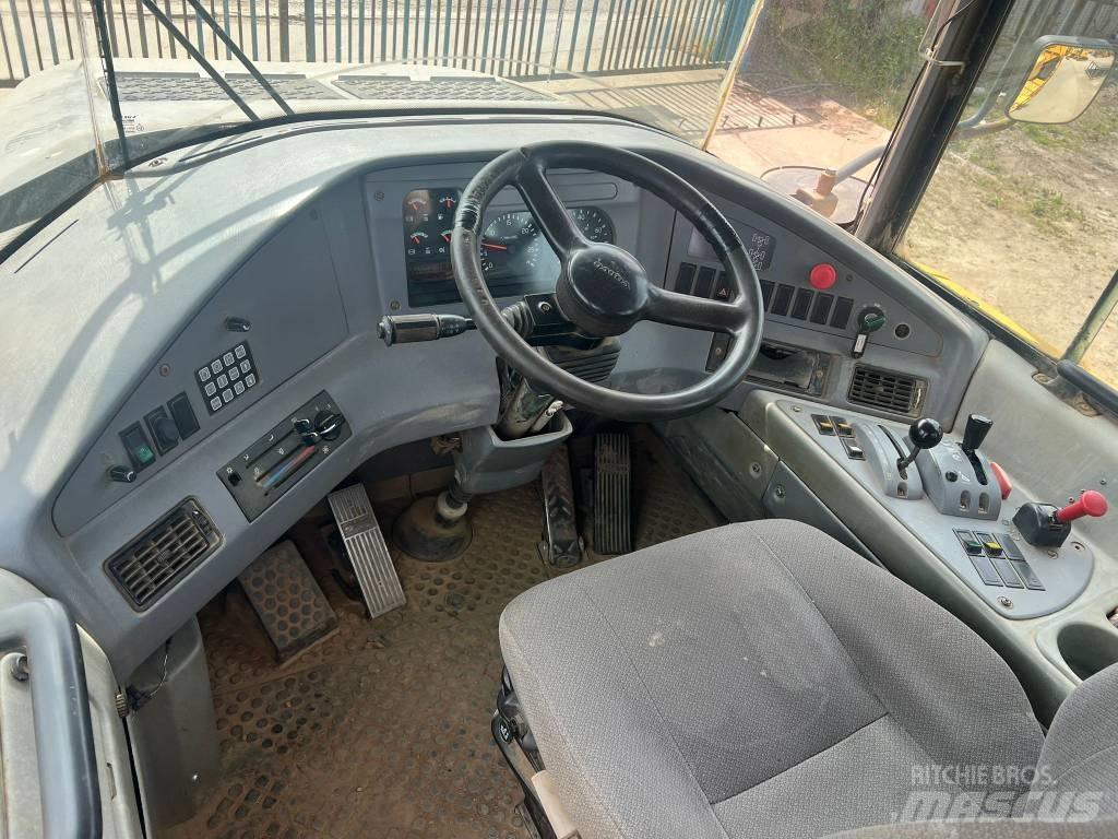 Volvo A 25 D Knik dumptrucks