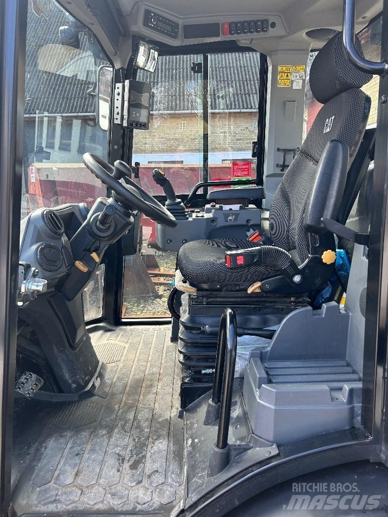 CAT 906 Wielladers
