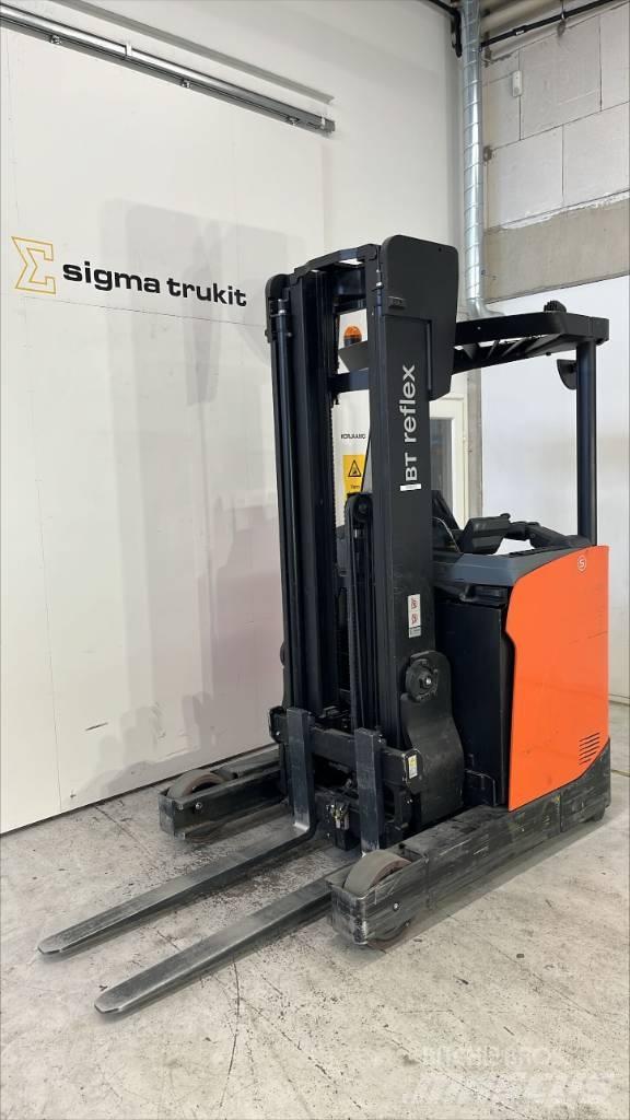 BT RR E 140 H Reachtruck voor hoog niveau
