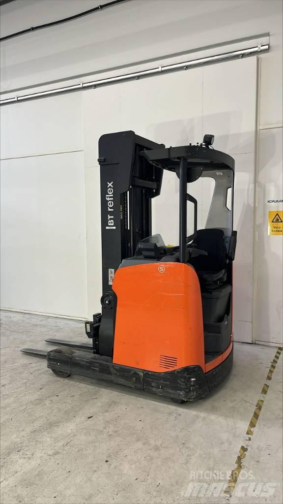 BT RR E 140 H Reachtruck voor hoog niveau