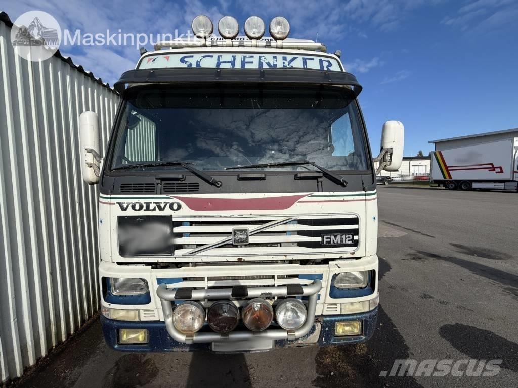 Volvo FM 12 Bakwagens met gesloten opbouw