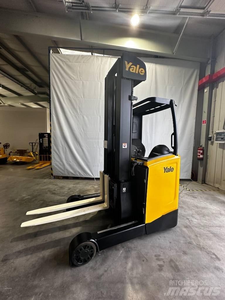 Yale MR16 Reachtruck voor hoog niveau