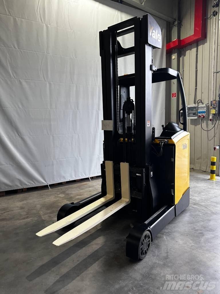 Yale MR16 Reachtruck voor hoog niveau