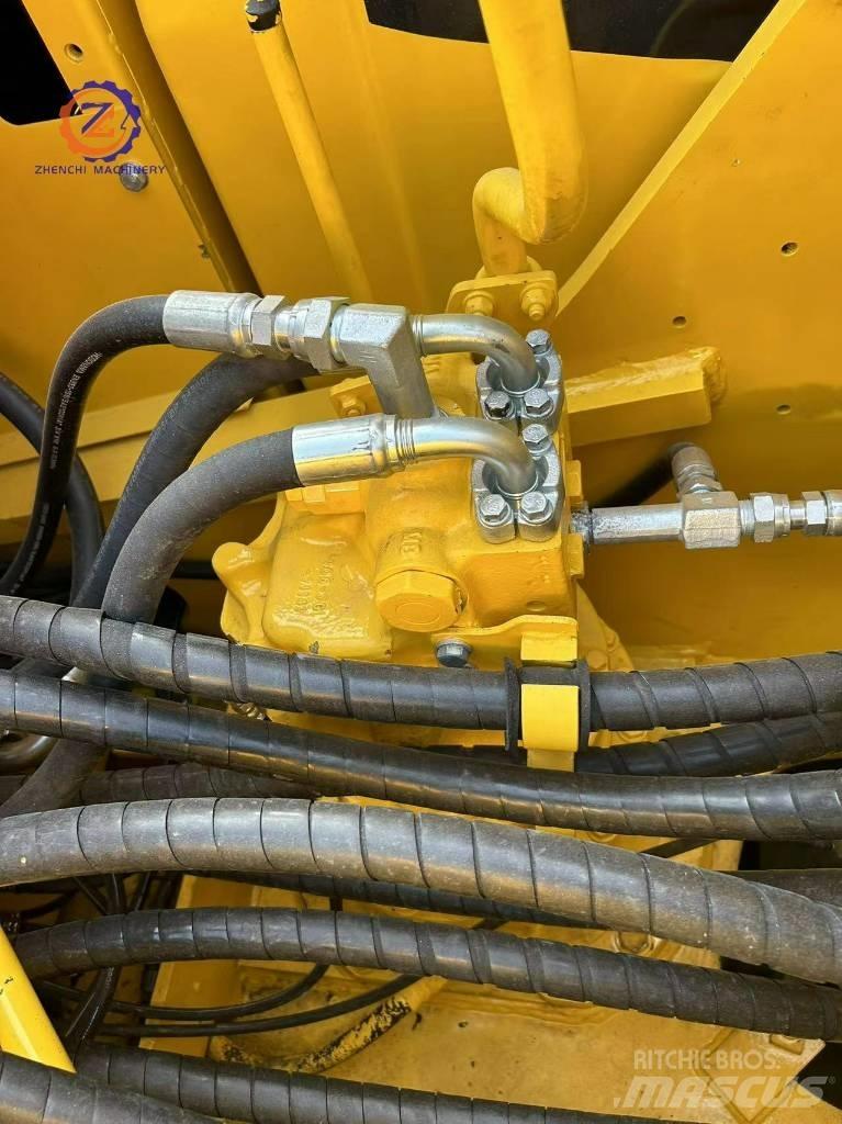 Komatsu PC 220-8/ Rupsgraafmachines