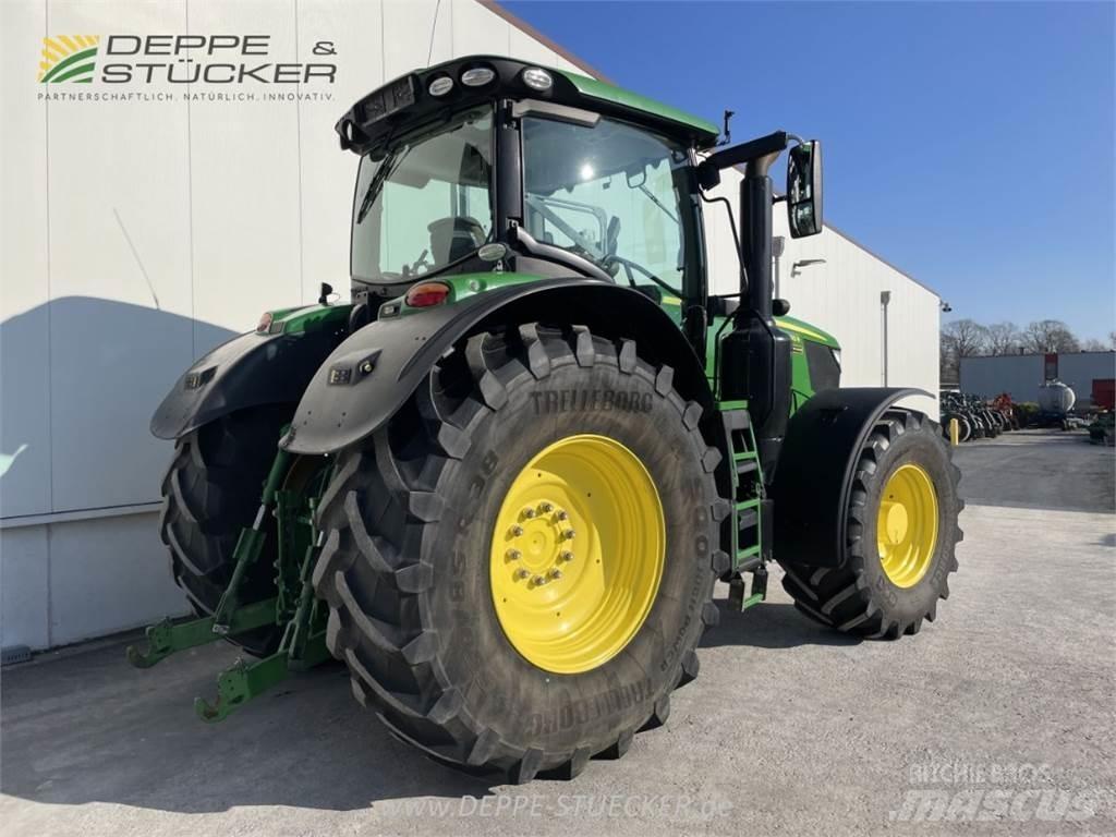 John Deere 6250R Tractoren