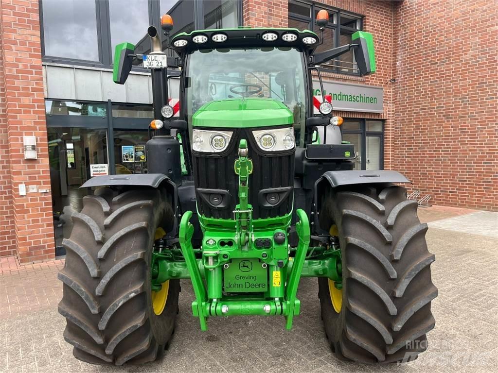 John Deere 6R215 Tractoren