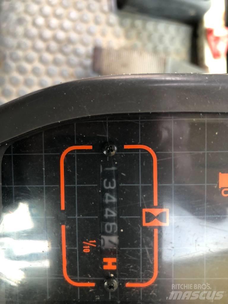 Etec 813B Wielgraafmachines