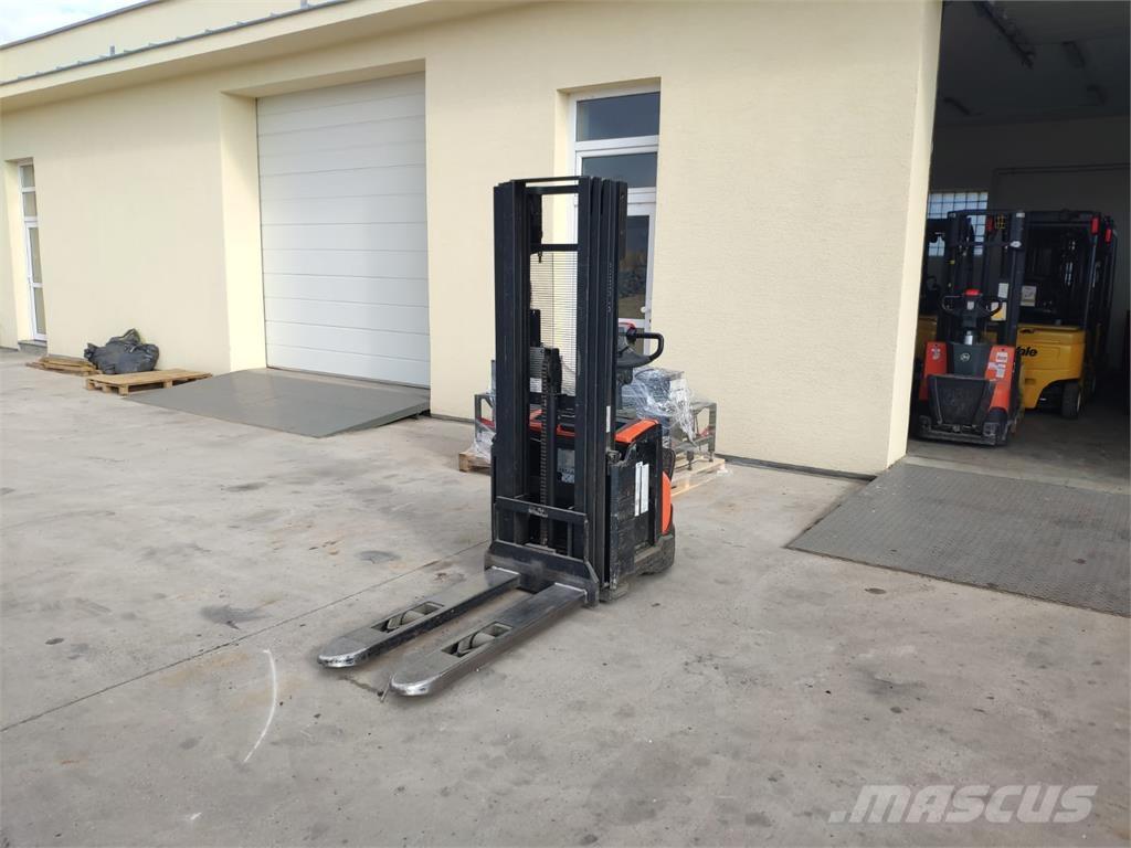 BT SWE120 Zelfrijdende stapelaars