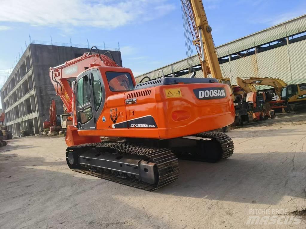 Doosan DX 225 Rupsgraafmachines