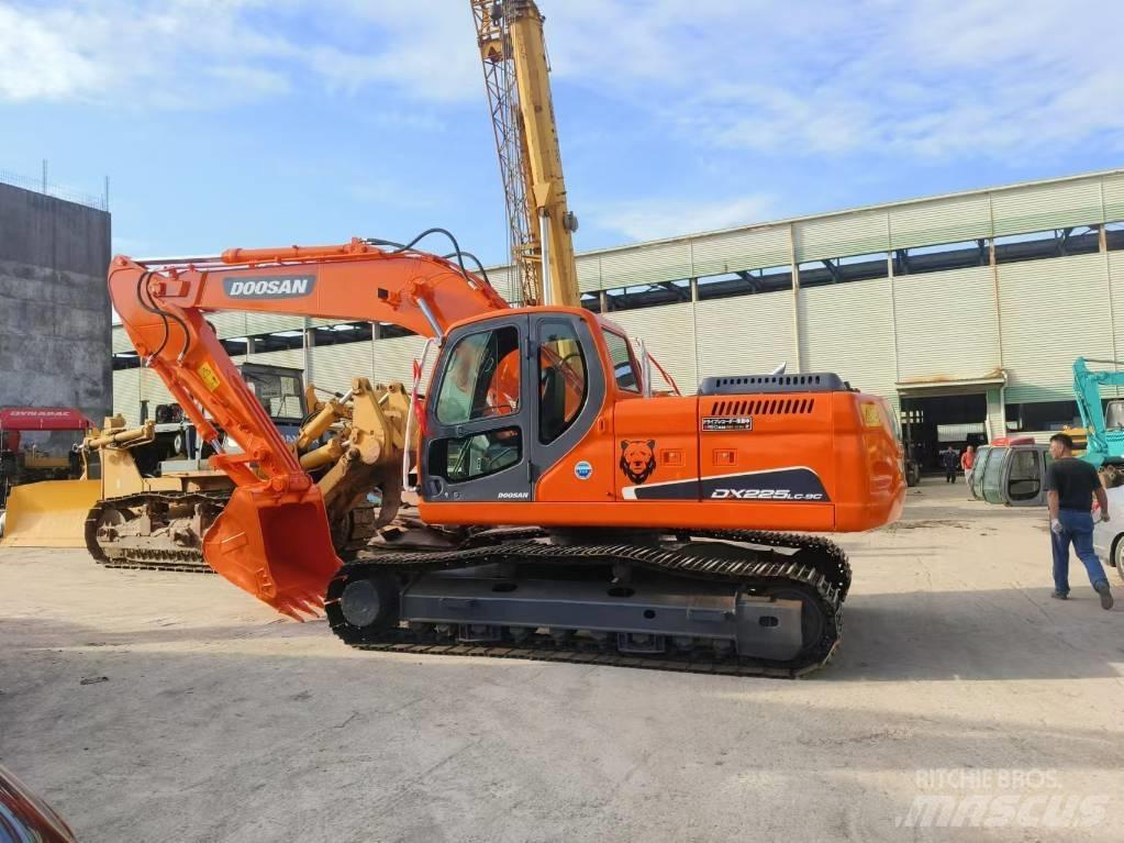 Doosan DX 225 Rupsgraafmachines