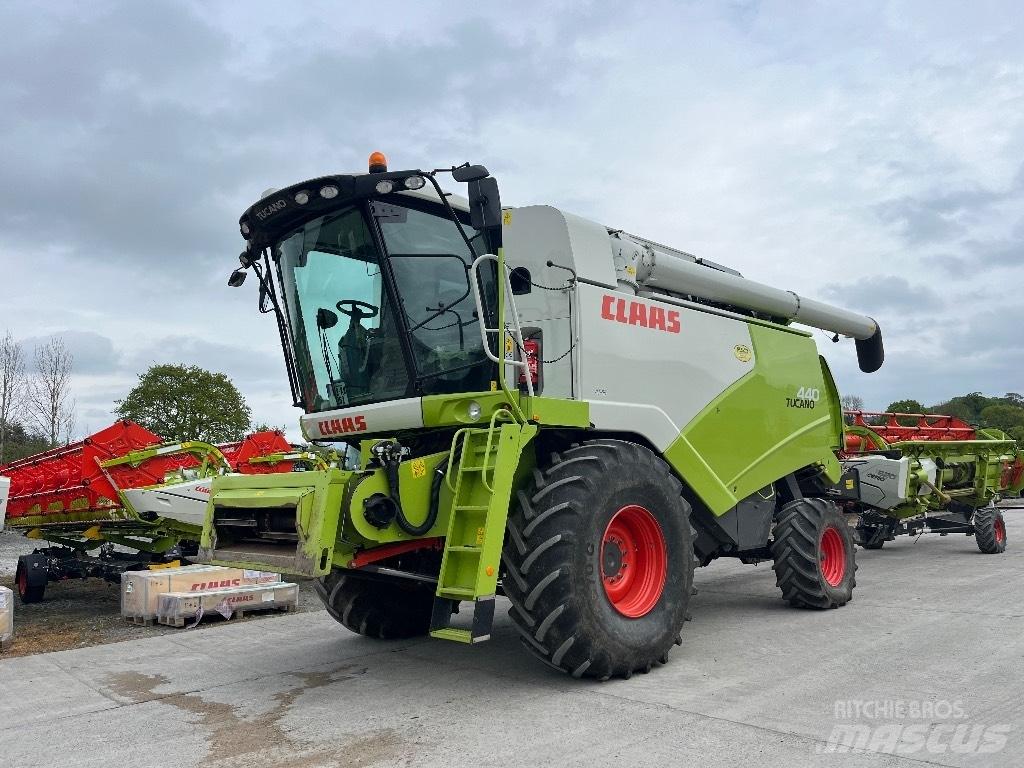CLAAS Tucano 440 Maaidorsmachines