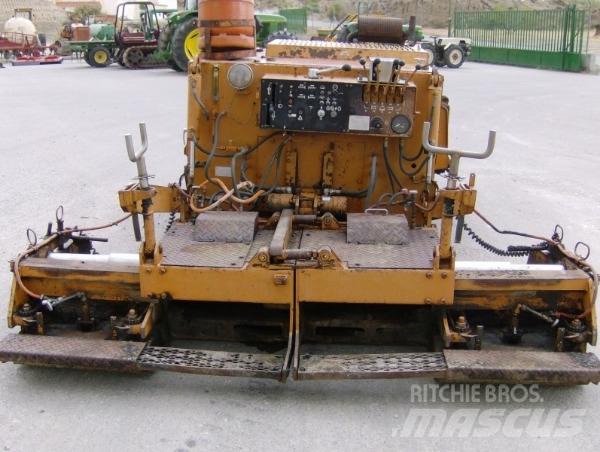Case F25V Asfaltafwerkmachines