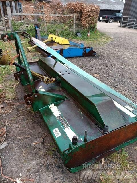 Major 8400 TOPPER Klepelmaaiers