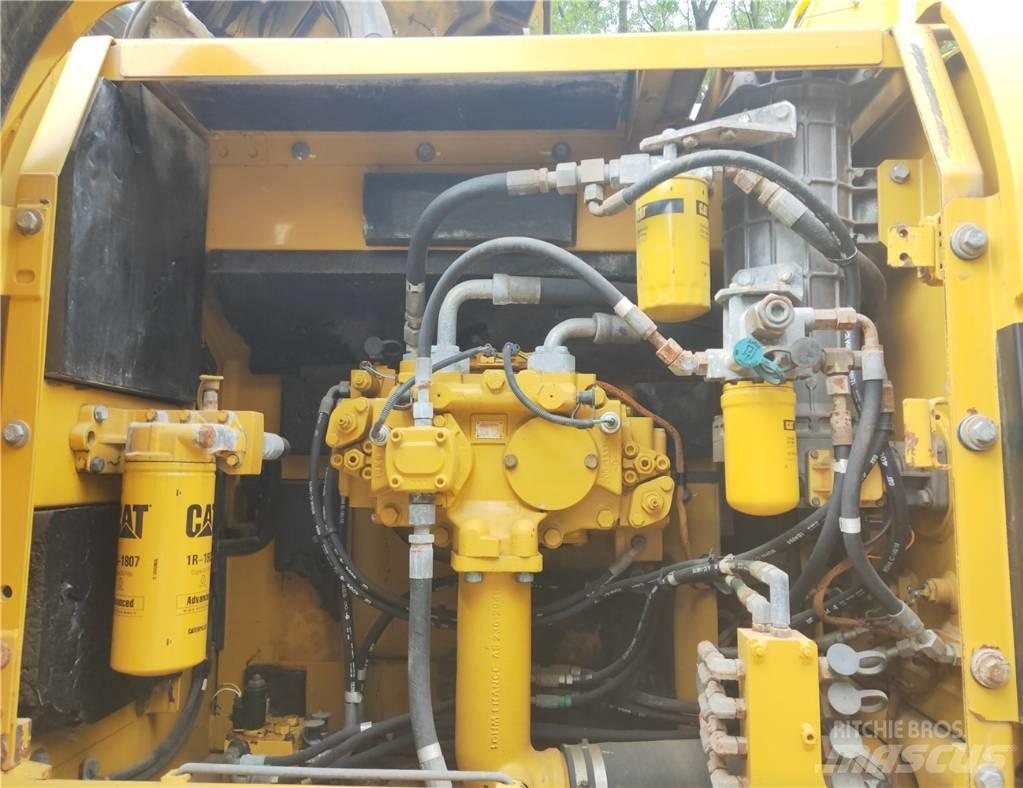 CAT 329 D Rupsgraafmachines