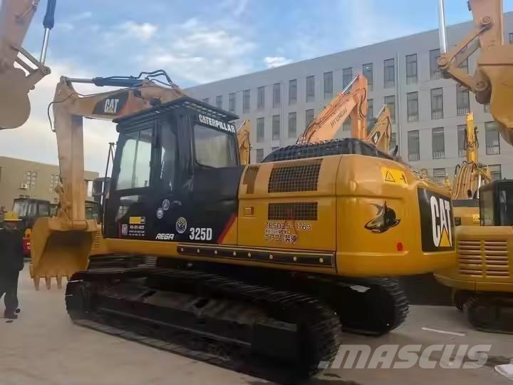 CAT 325 D Rupsgraafmachines
