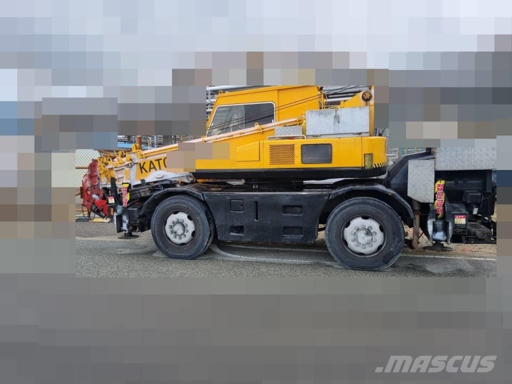 Kato MR 100 Ruwterrein kranen