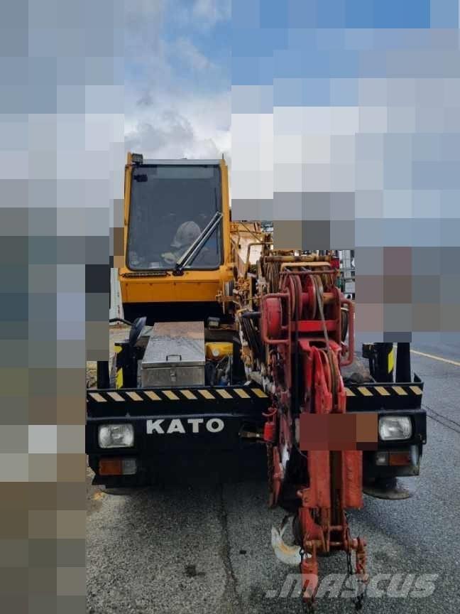 Kato MR 100 Ruwterrein kranen