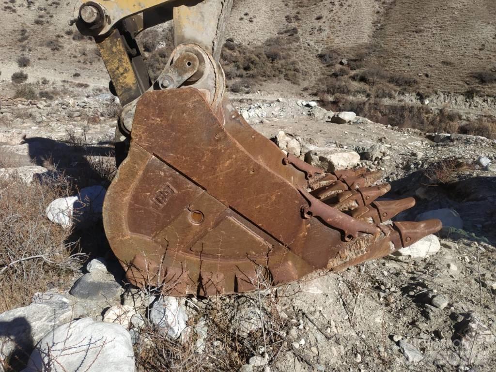 CAT 330D2 L Rupsgraafmachines