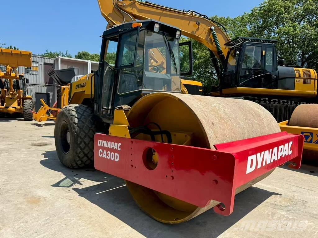 Dynapac CA 30 D Trilrolwalsen